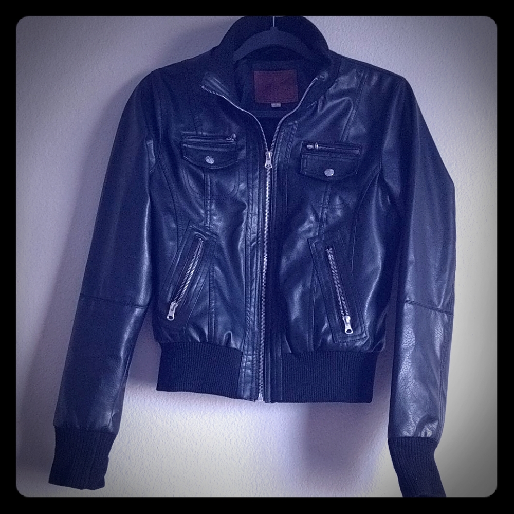 Foe-leather black fitted coat